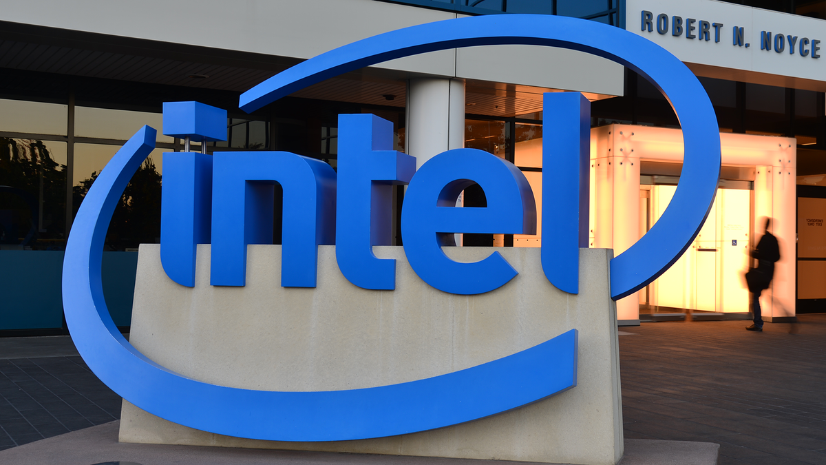 Broadcom-thau-tom-Intel-vhhnews