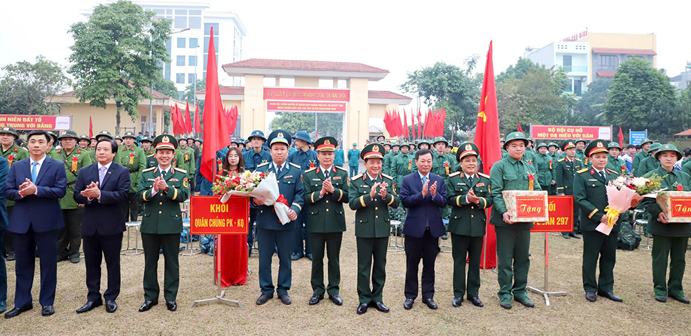 lễ giao, nhận quân