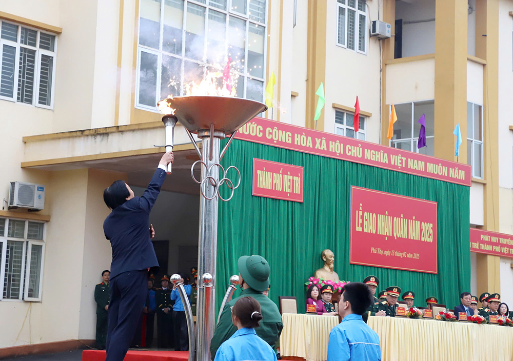 nhận quân-vhhnews