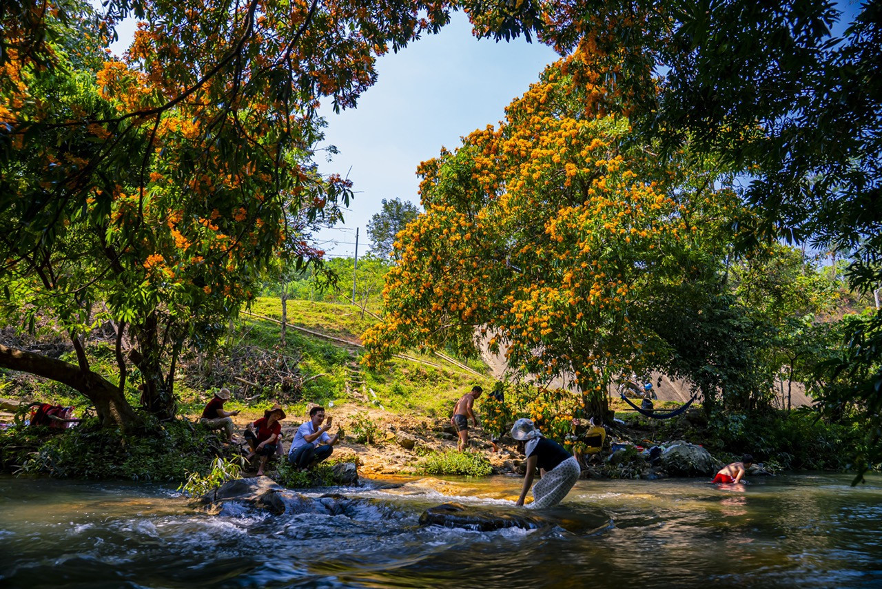 suối tà má