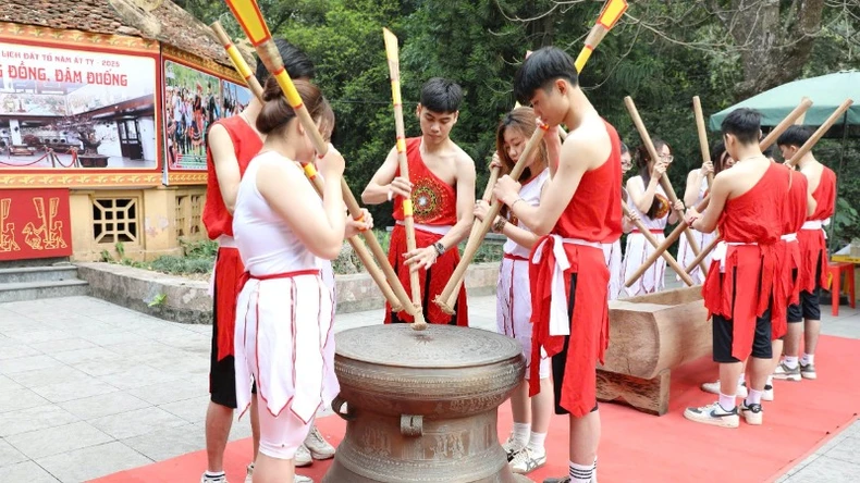 dong-bao-1-vhhnews