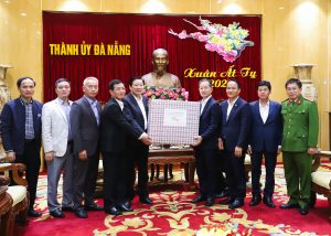TRAC_CHUC_TET-da-nang
