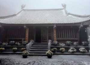 tuyết rơi ở đỉnh Fansipan vhhnews